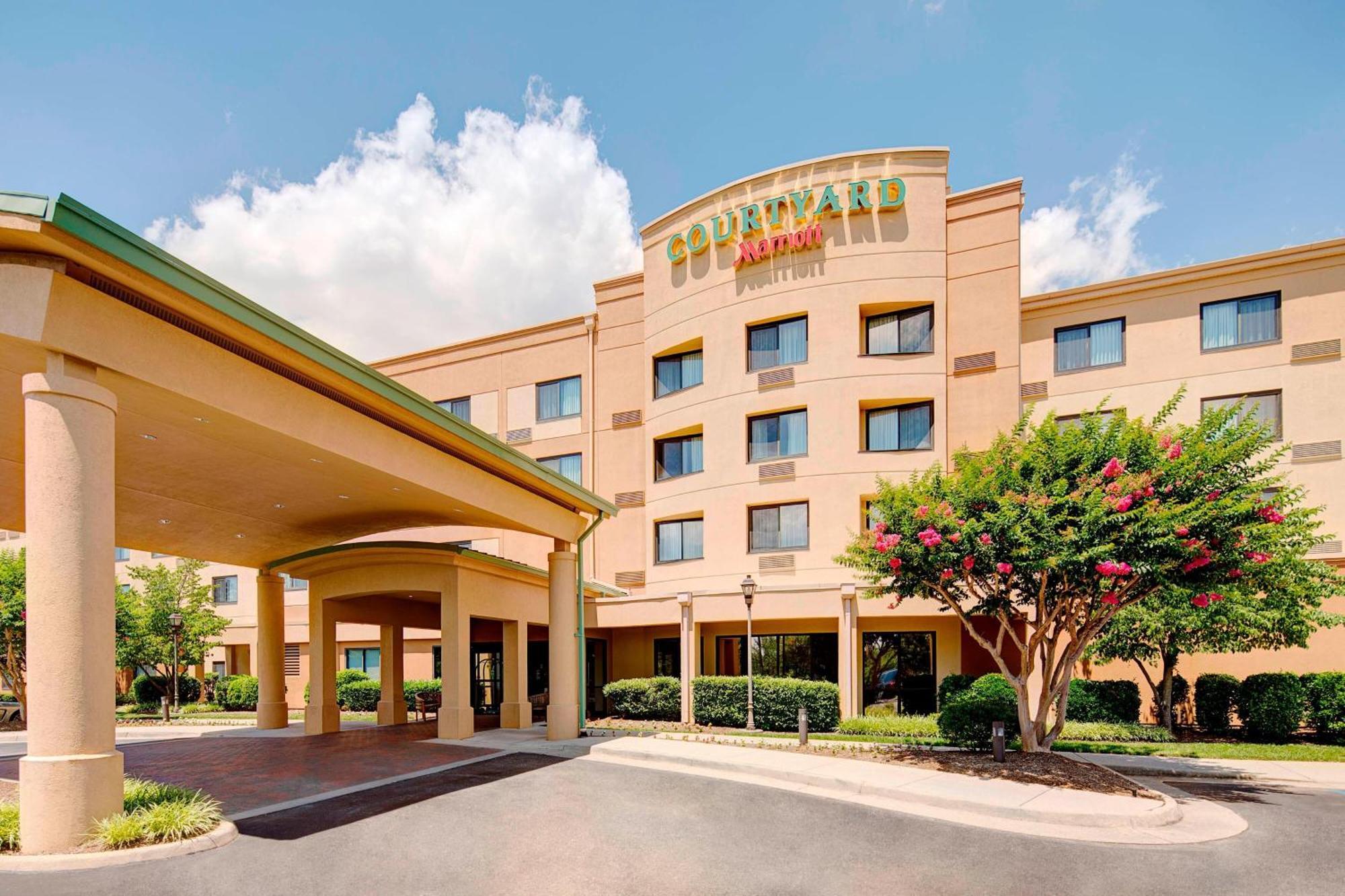 Courtyard By Marriott Roanoke Airport Hotel Екстериор снимка